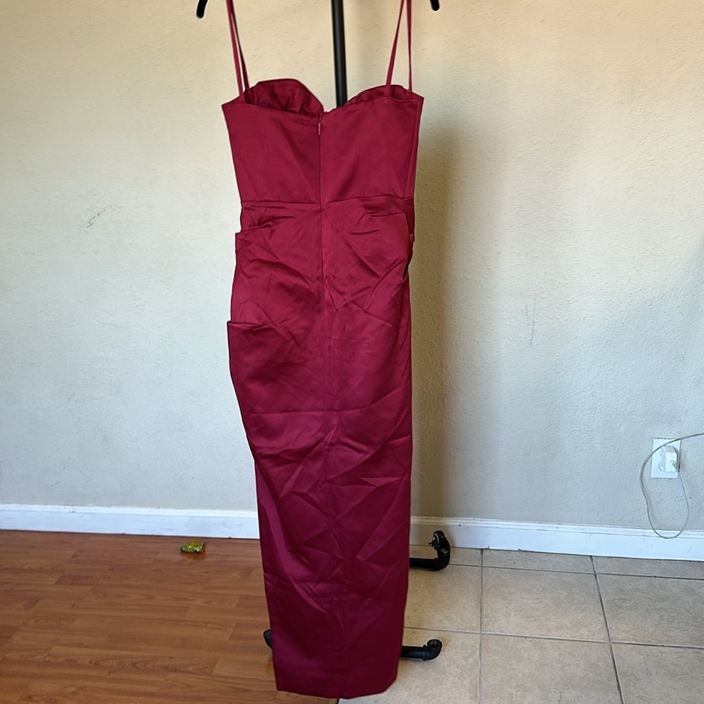 Elegant Burgundy Satin Dress - Picture 10 of 11